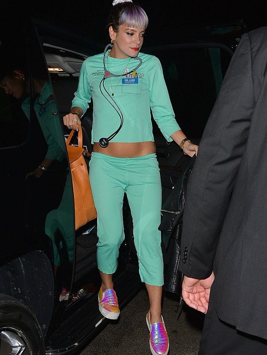 Lily Allen arrives to Kate Hudson's Halloween Party. Pictured: Lily Allen Ref: SPL879157 311014 Picture by: All Access Photo/Splash News Splash News and Pictures Los Angeles: 310-821-2666 New York: 212-619-2666 London: 870-934-2666 photodesk@splashnews.com 